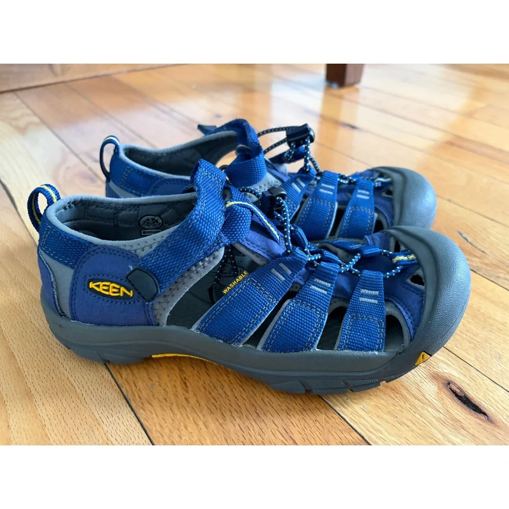 Keen Newport H2 Hiking Sandals Size 5